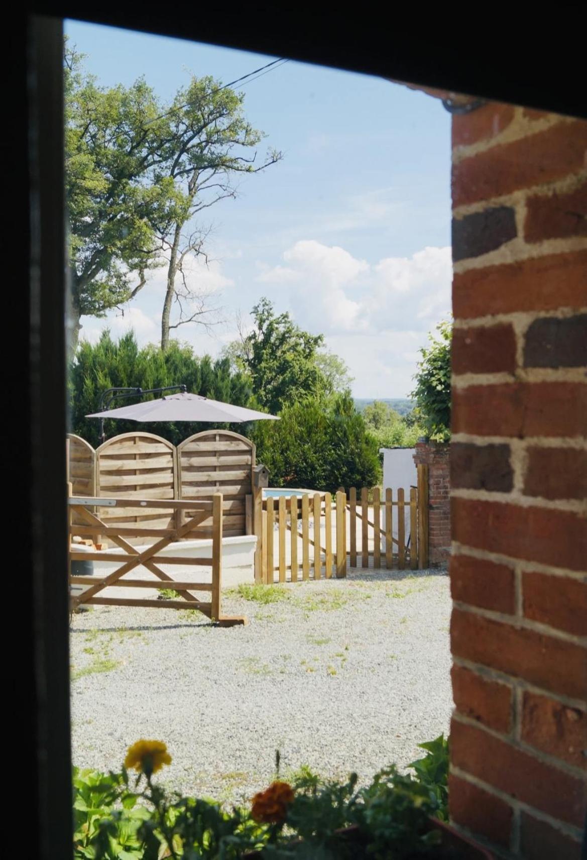Maison Des Glycines Droux Екстериор снимка